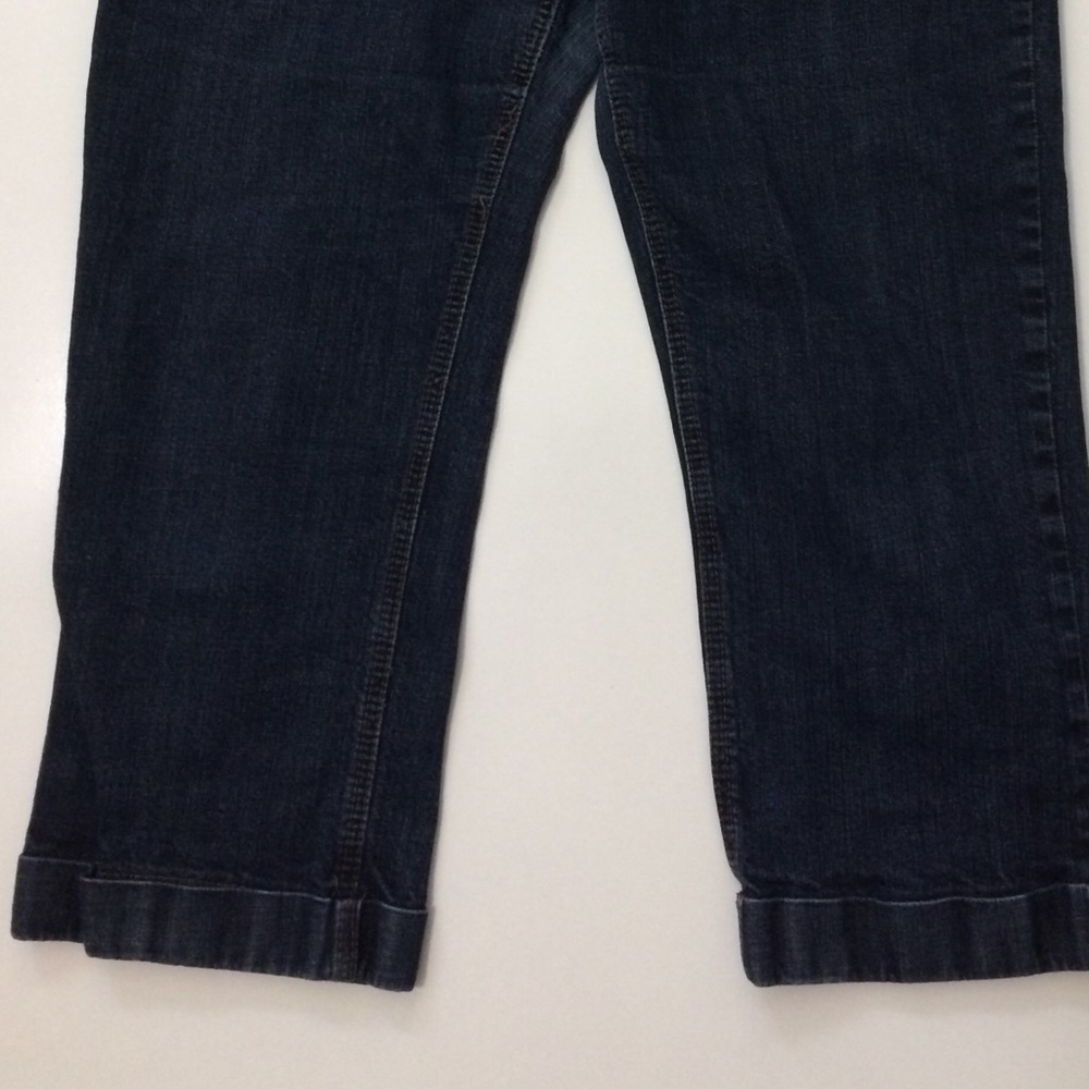 Cropped Blue Jeans - Picture 3 of 6